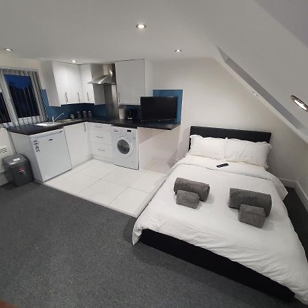 Hotel New Self Contained Flat,In Hayes, Free Parking Northolt  Zewnętrze zdjęcie