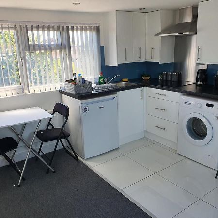 Hotel New Self Contained Flat,In Hayes, Free Parking Northolt  Zewnętrze zdjęcie