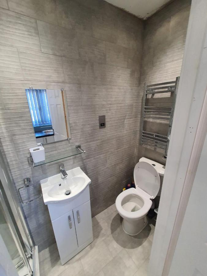 Hotel New Self Contained Flat,In Hayes, Free Parking Northolt  Zewnętrze zdjęcie