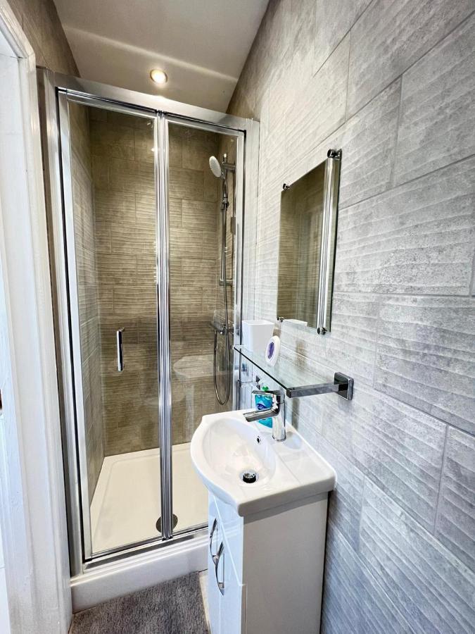 Hotel New Self Contained Flat,In Hayes, Free Parking Northolt  Zewnętrze zdjęcie