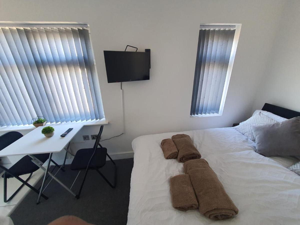Hotel New Self Contained Flat,In Hayes, Free Parking Northolt  Zewnętrze zdjęcie