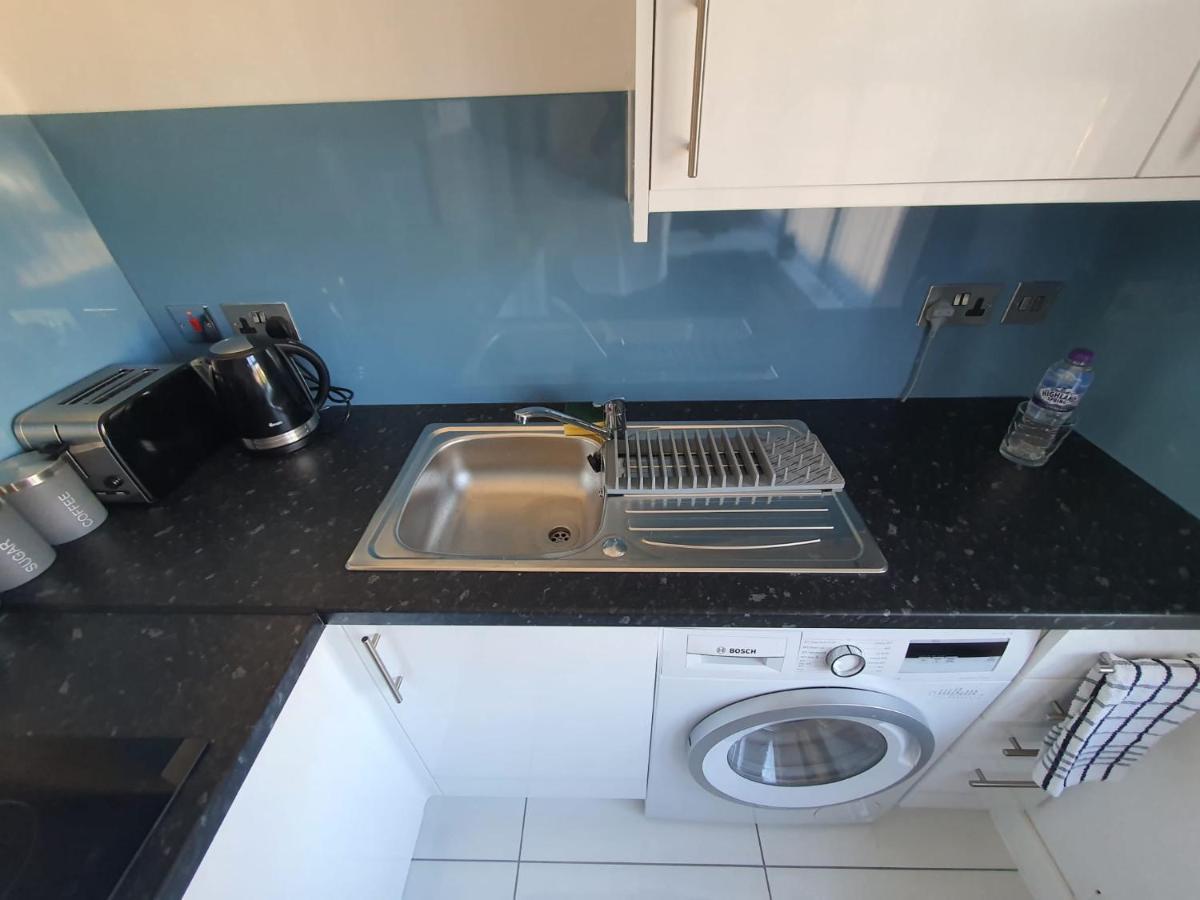Hotel New Self Contained Flat,In Hayes, Free Parking Northolt  Zewnętrze zdjęcie