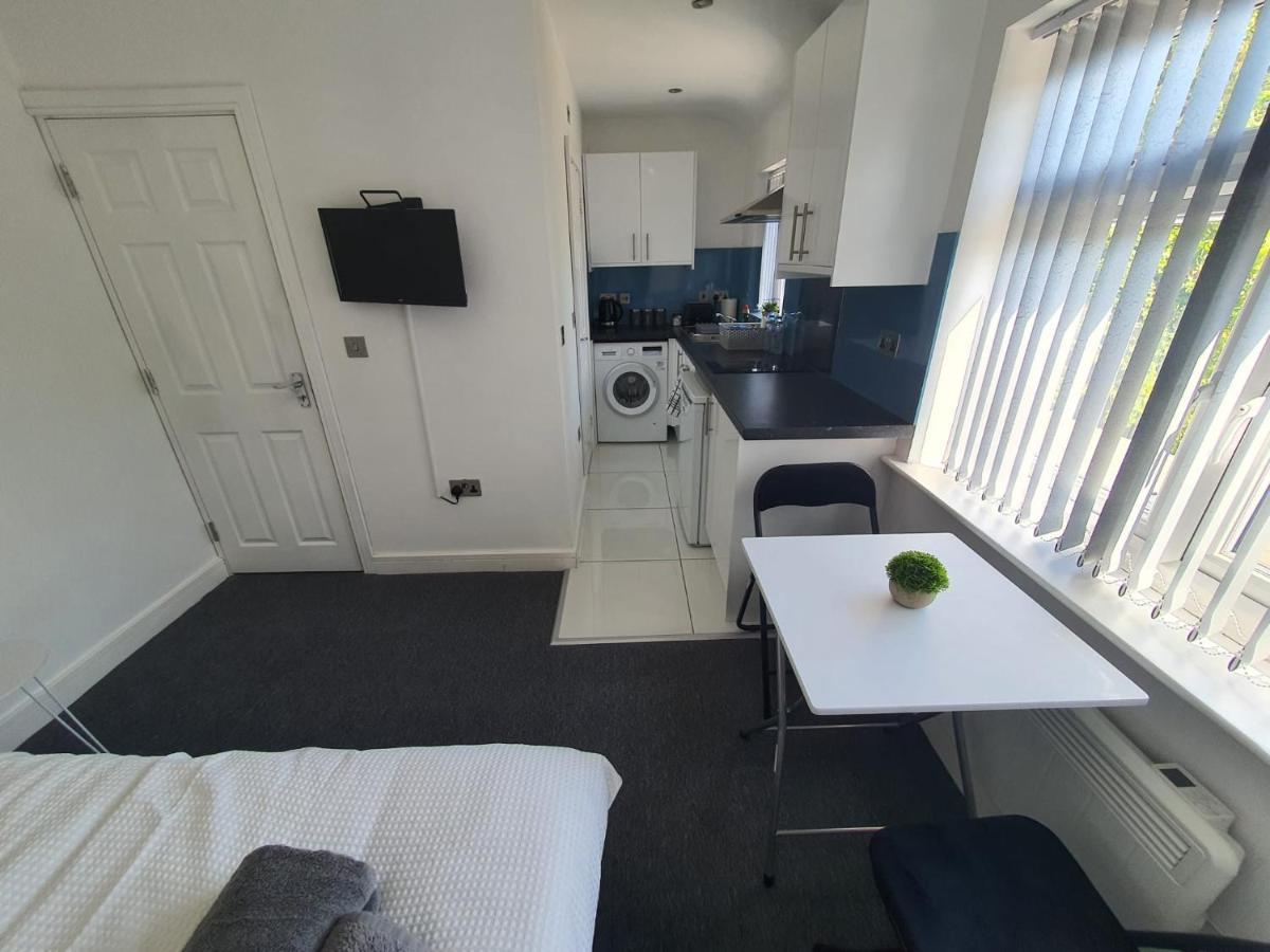 Hotel New Self Contained Flat,In Hayes, Free Parking Northolt  Zewnętrze zdjęcie