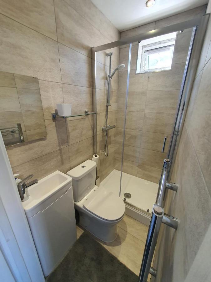 Hotel New Self Contained Flat,In Hayes, Free Parking Northolt  Zewnętrze zdjęcie