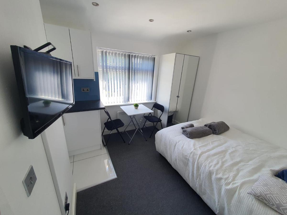 Hotel New Self Contained Flat,In Hayes, Free Parking Northolt  Zewnętrze zdjęcie