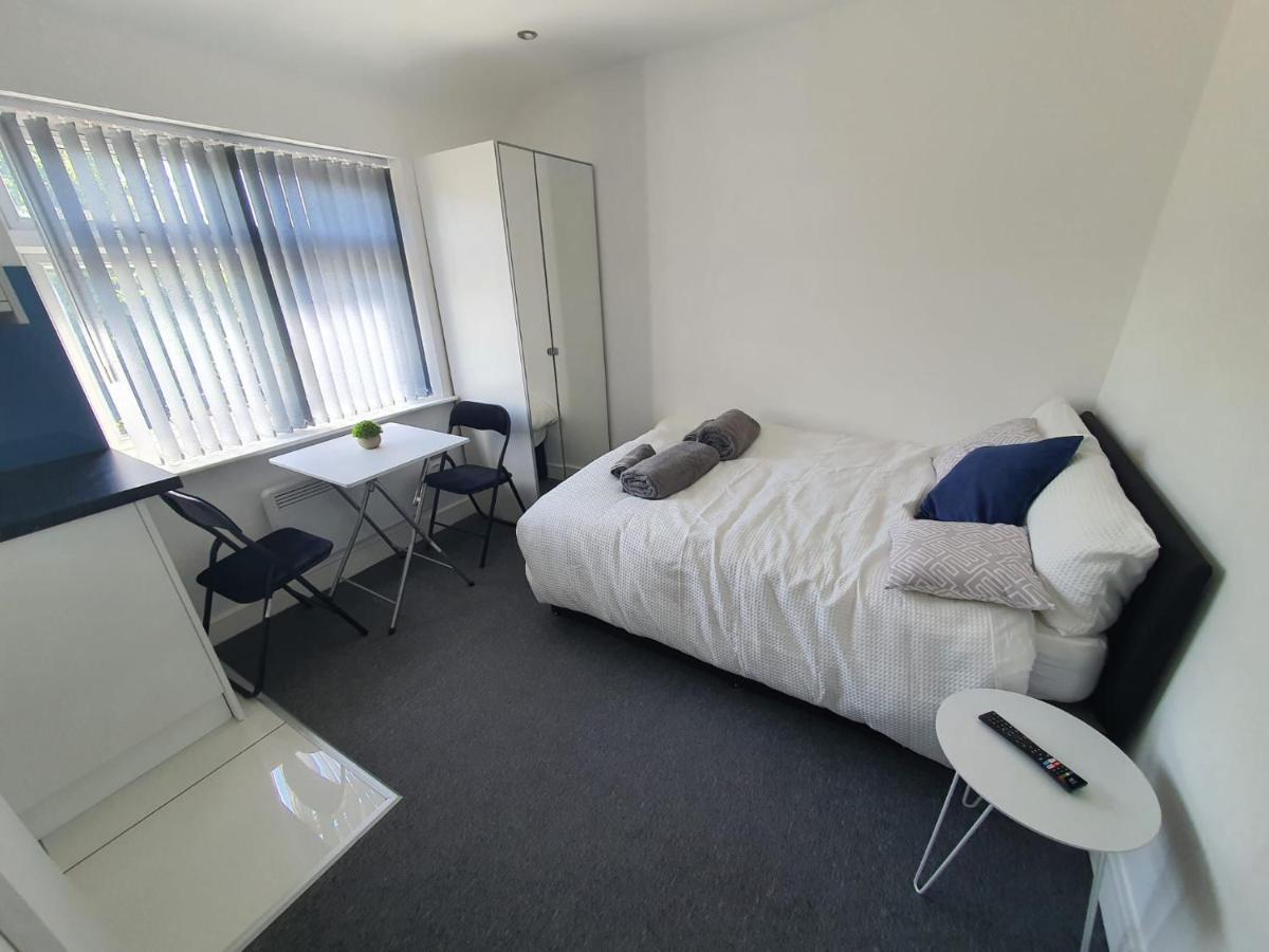 Hotel New Self Contained Flat,In Hayes, Free Parking Northolt  Zewnętrze zdjęcie