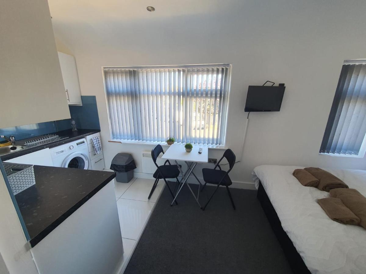 Hotel New Self Contained Flat,In Hayes, Free Parking Northolt  Zewnętrze zdjęcie
